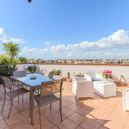 Attico Panoramico Con Grande Terrazza *